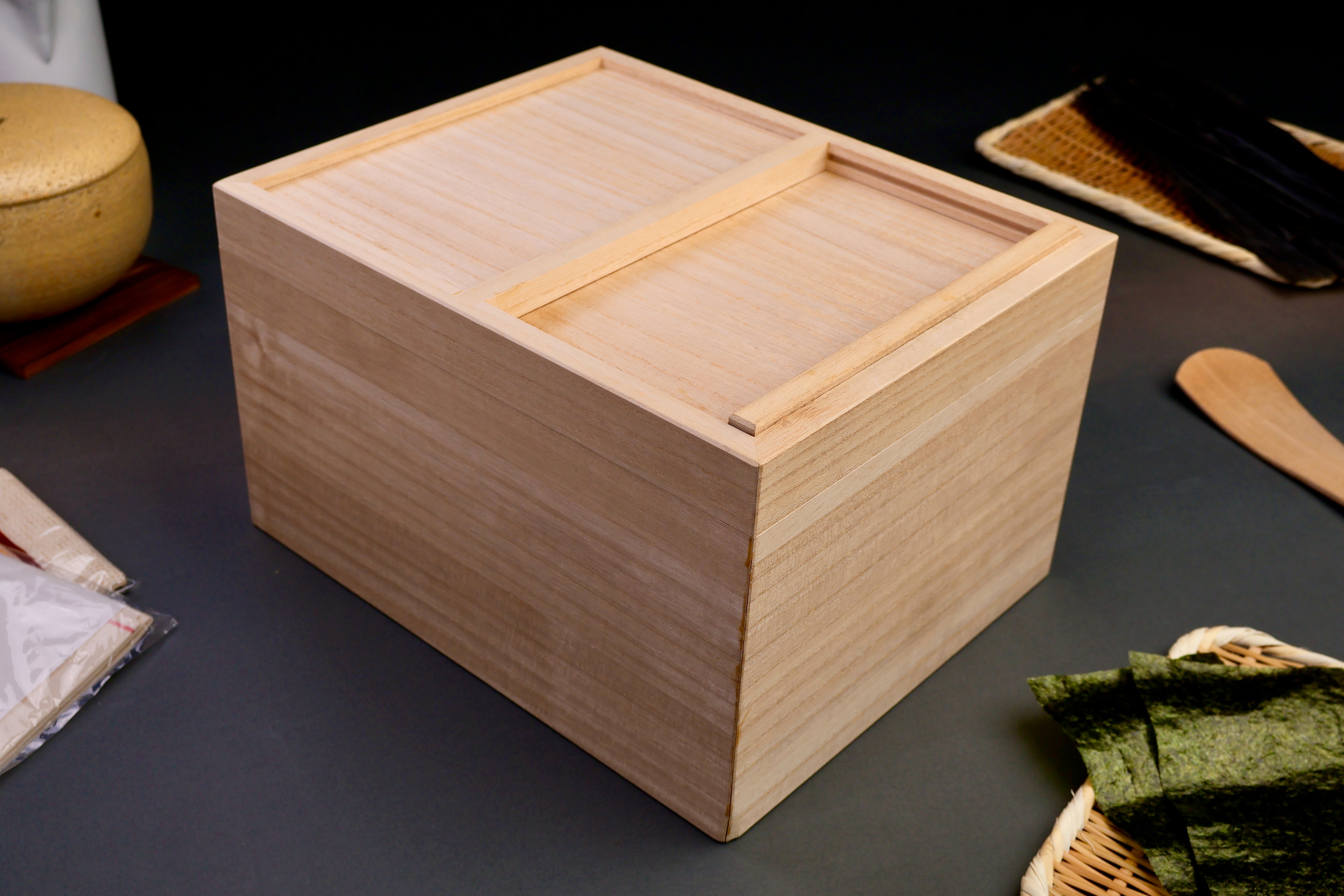 和食器　漆器　瓢形　信玄弁当　仕覆付　藪内流椅々斎極め箱　M　R8135B 飛騨春慶 福壽漆器店 隅丸二段弁当箱 伝統工芸品 木製 弁当箱