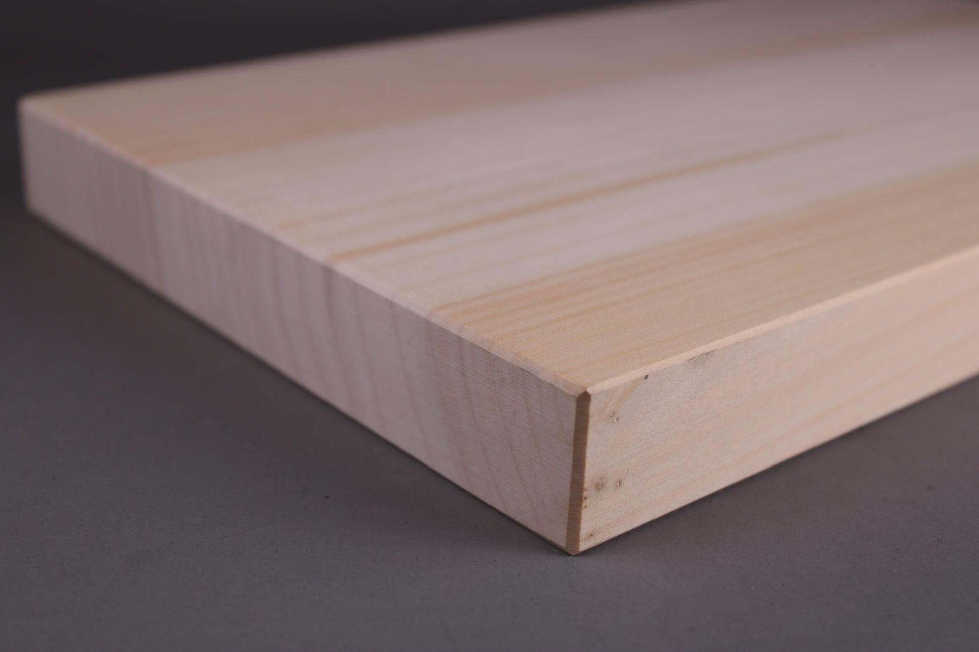 detail gingko tree rings on smooth cutting board detail gingko wood cutting board size s 