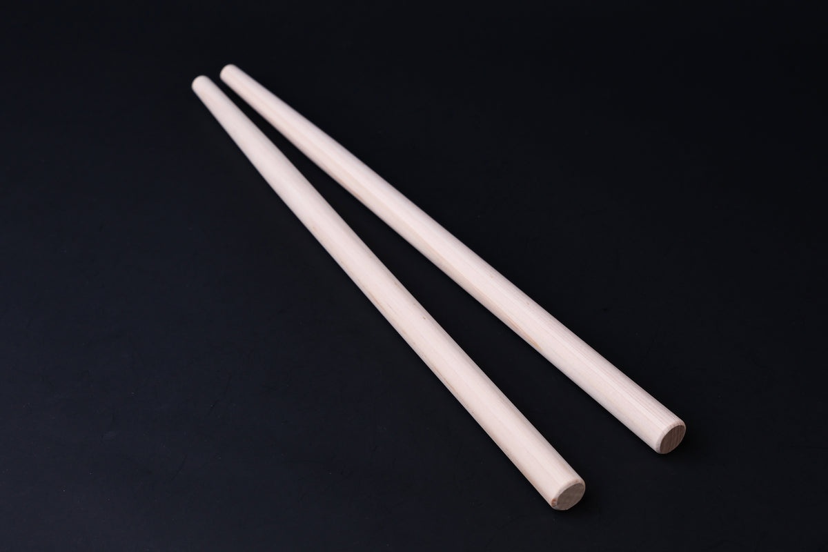 Hanabashi tempura chopsticks 36cm — full pair showing hinoki wood surface and rounded tip ends