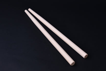 Hanabashi tempura chopsticks 36cm — full pair showing hinoki wood surface and rounded tip ends