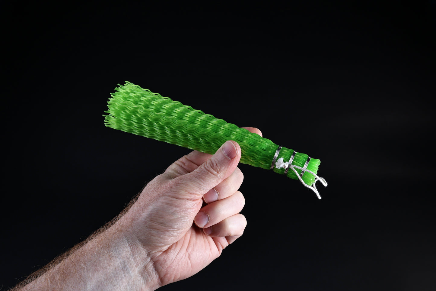 Hayakawa sasara fish cleaning brush — wire binding, hanging loop, and handle grip detail in hand