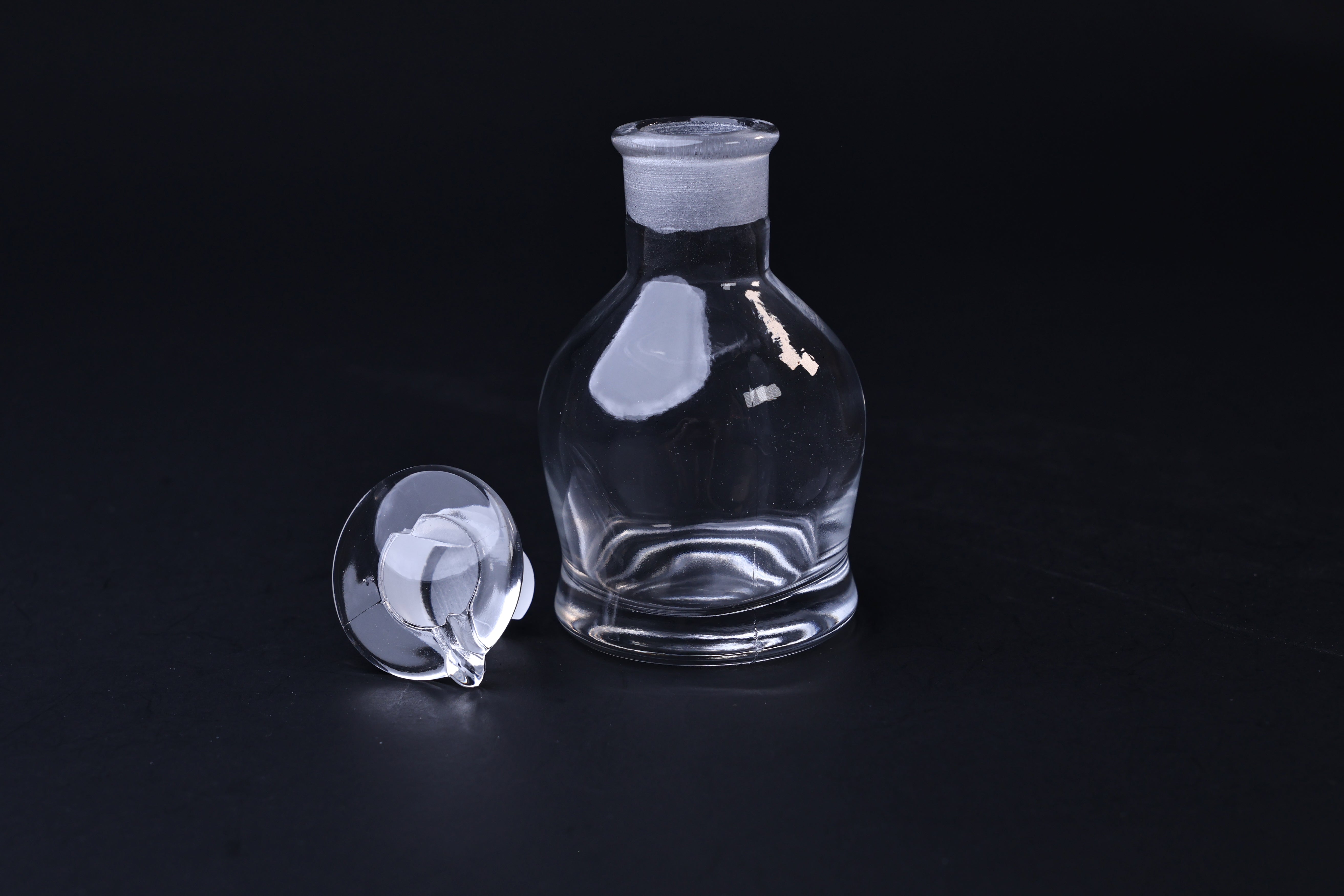 Hirota Glass Soy Sauce Cruet — Japanese Dripless Glass Dispenser