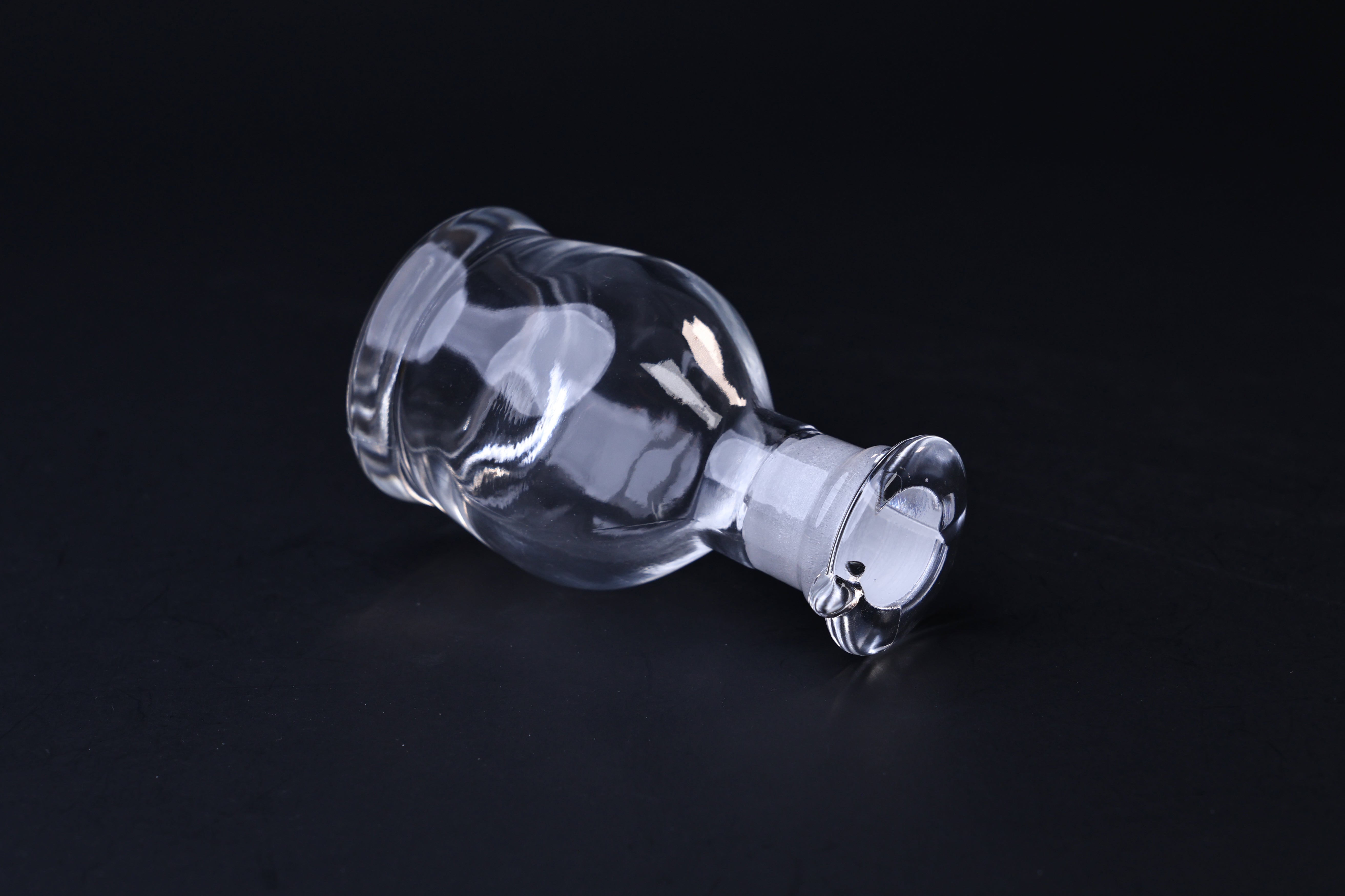Hirota Glass Soy Sauce Cruet — Japanese Dripless Glass Dispenser
