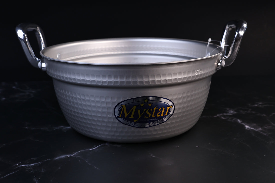 Mystar Hokuriku Dantsuki pot 27cm, hammered aluminum exterior and chrome handles on black marble