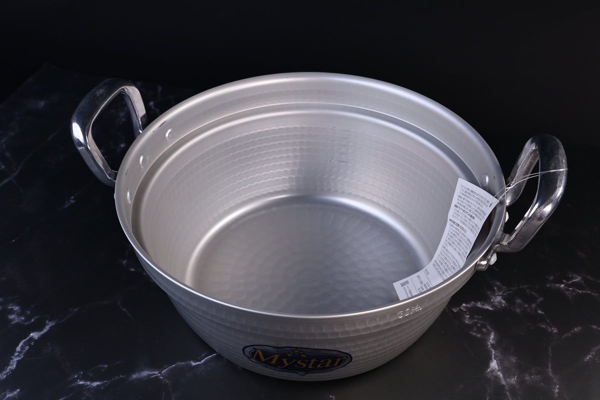 Mystar Hokuriku Dantsuki pot 30cm angled view showing chrome handle attachment and hammered texture