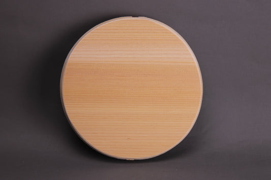kiso hinoki drop lid with hiragana kiya 18cm shown with grey background backside