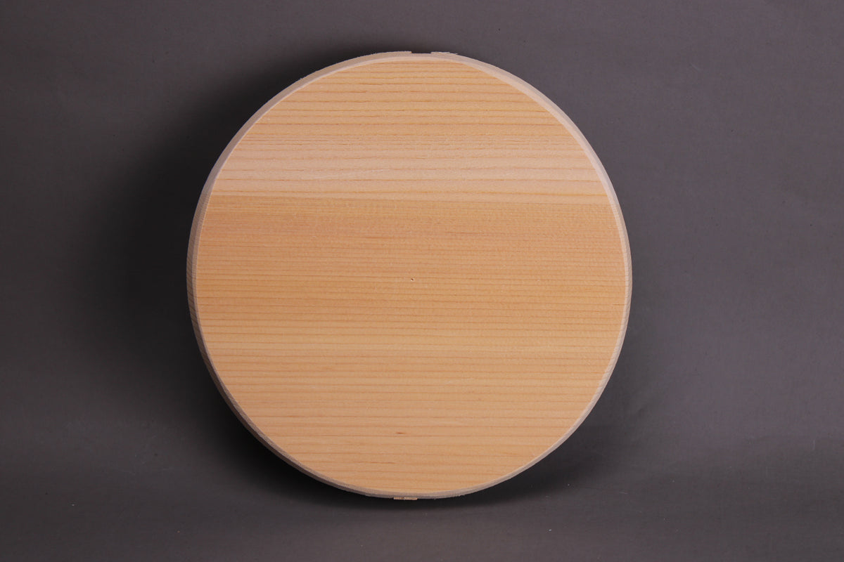  kiso hinoki drop lid with hiragana kiya 18cm shown with grey background backside