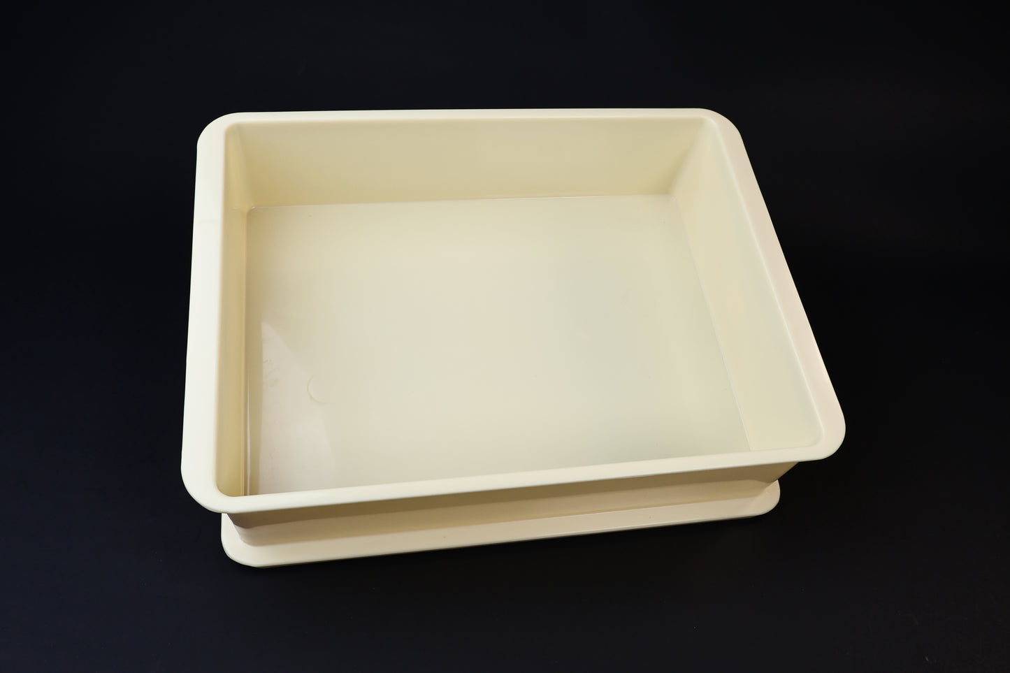 Sharpening station kit — soaking tray front angle showing wall height and tray construction