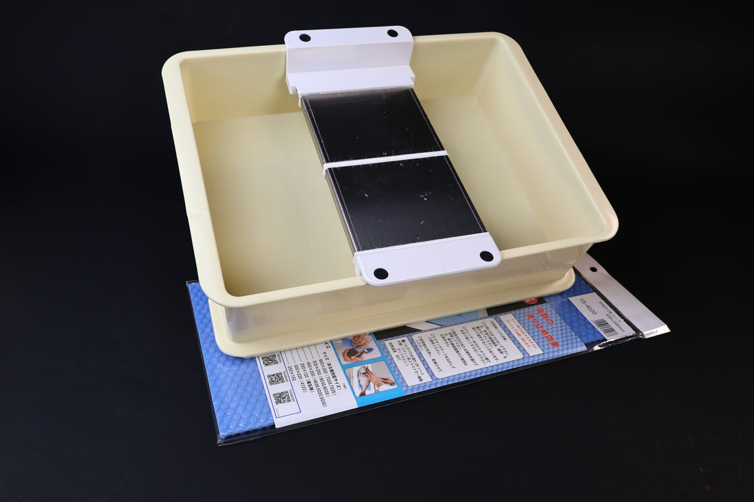 Sharpening station kit — Suehiro TDG-44 stone holder label and tray with silicon mat packaging
