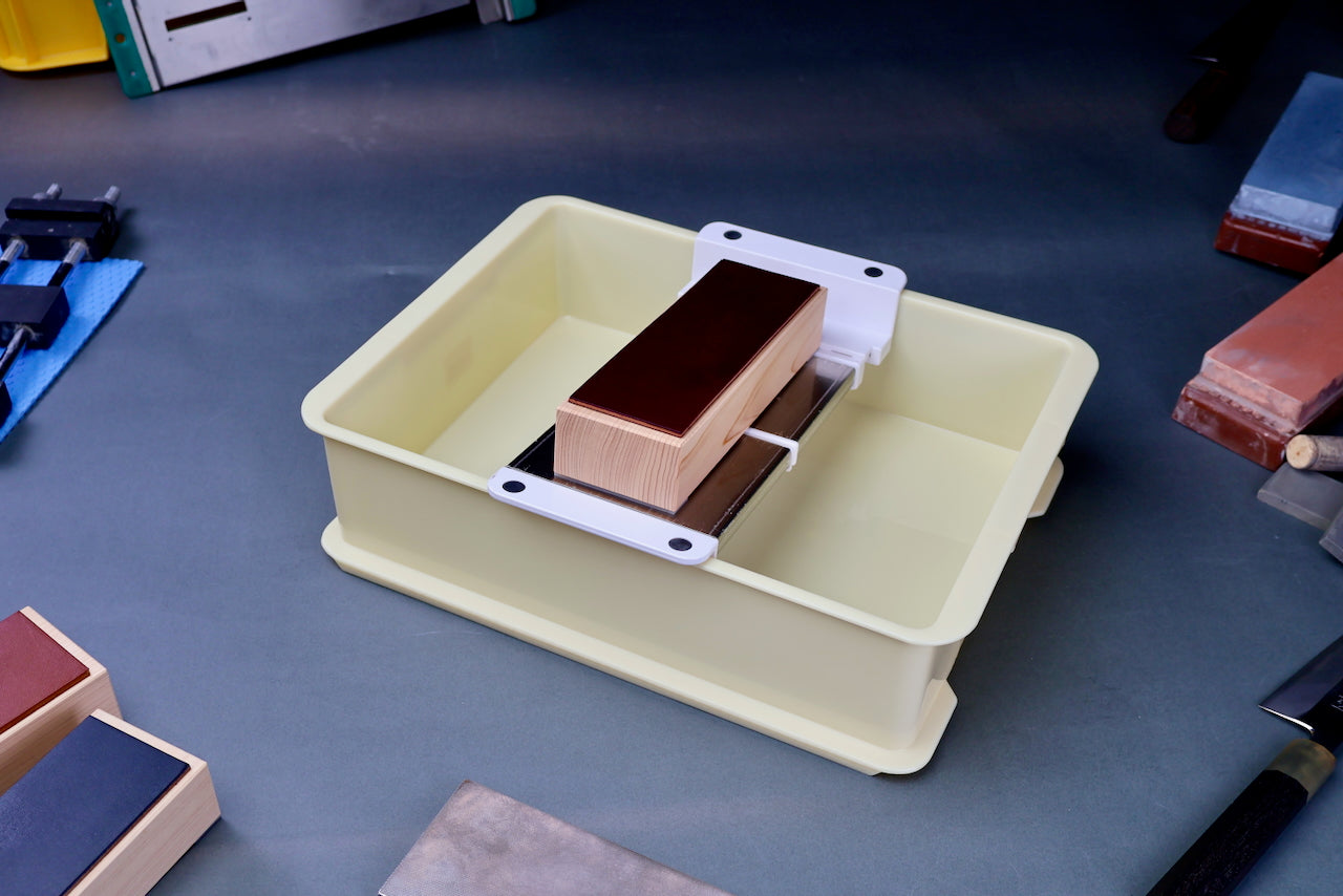Sharpening Box Short