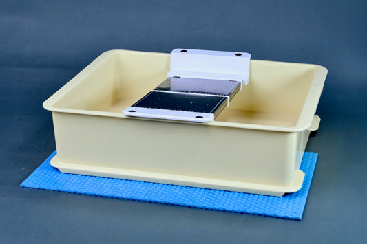 Suehiro multi sliding rack stone holder — installed in soaking tray with blue silicon non-slip mat