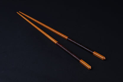 Suri urushi cooking chopsticks 30cm — full flat lay view showing bamboo body, urushi grip band, and square handle ends