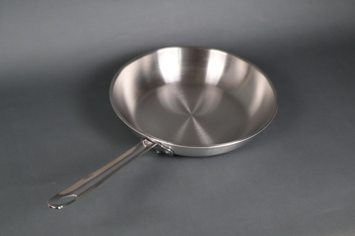 japanese crafted torino fry pan with aluminum layer for even heat distribution