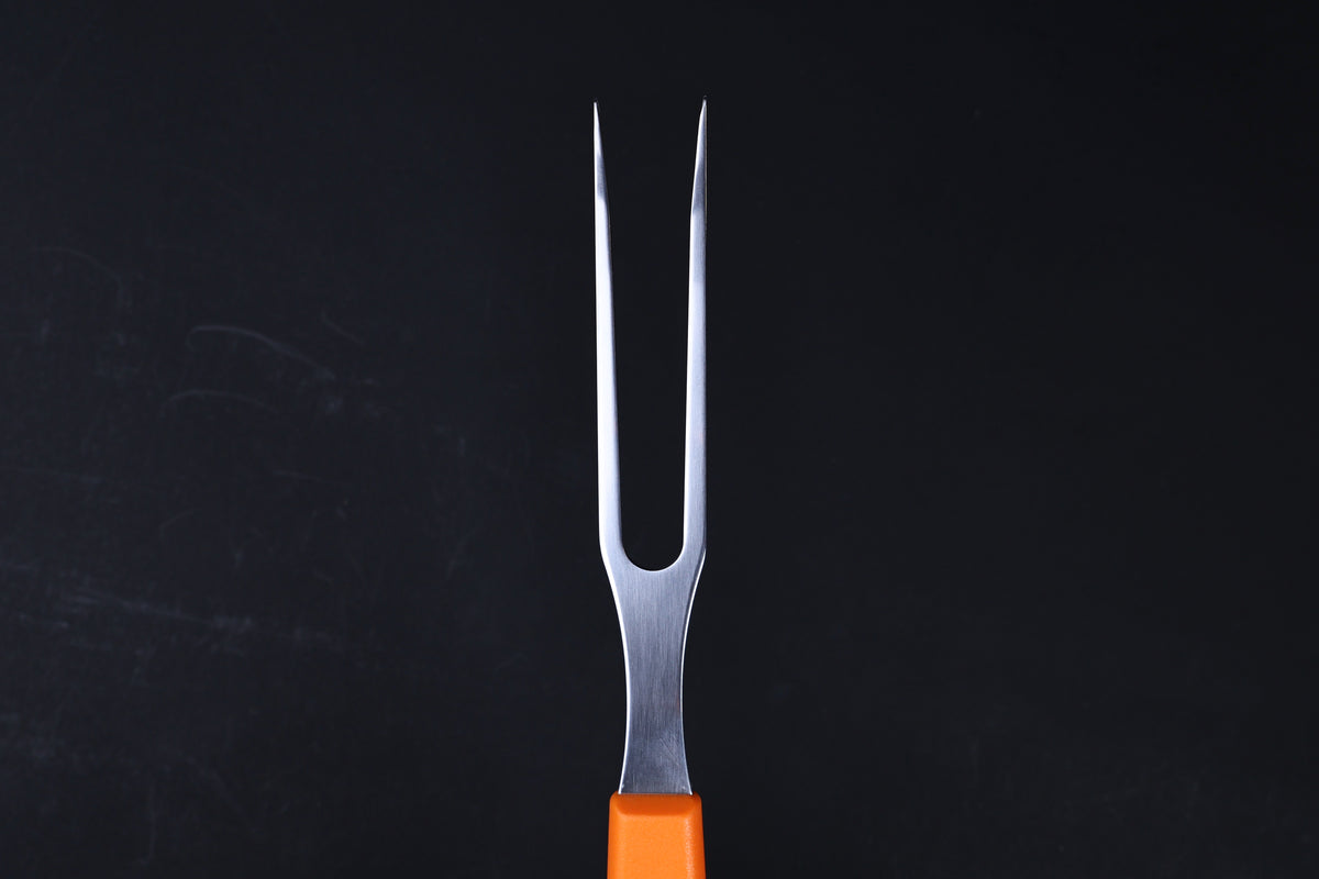 Victorinox Swiss Classic carving fork — face-on close-up of tine tips and tine spread geometry