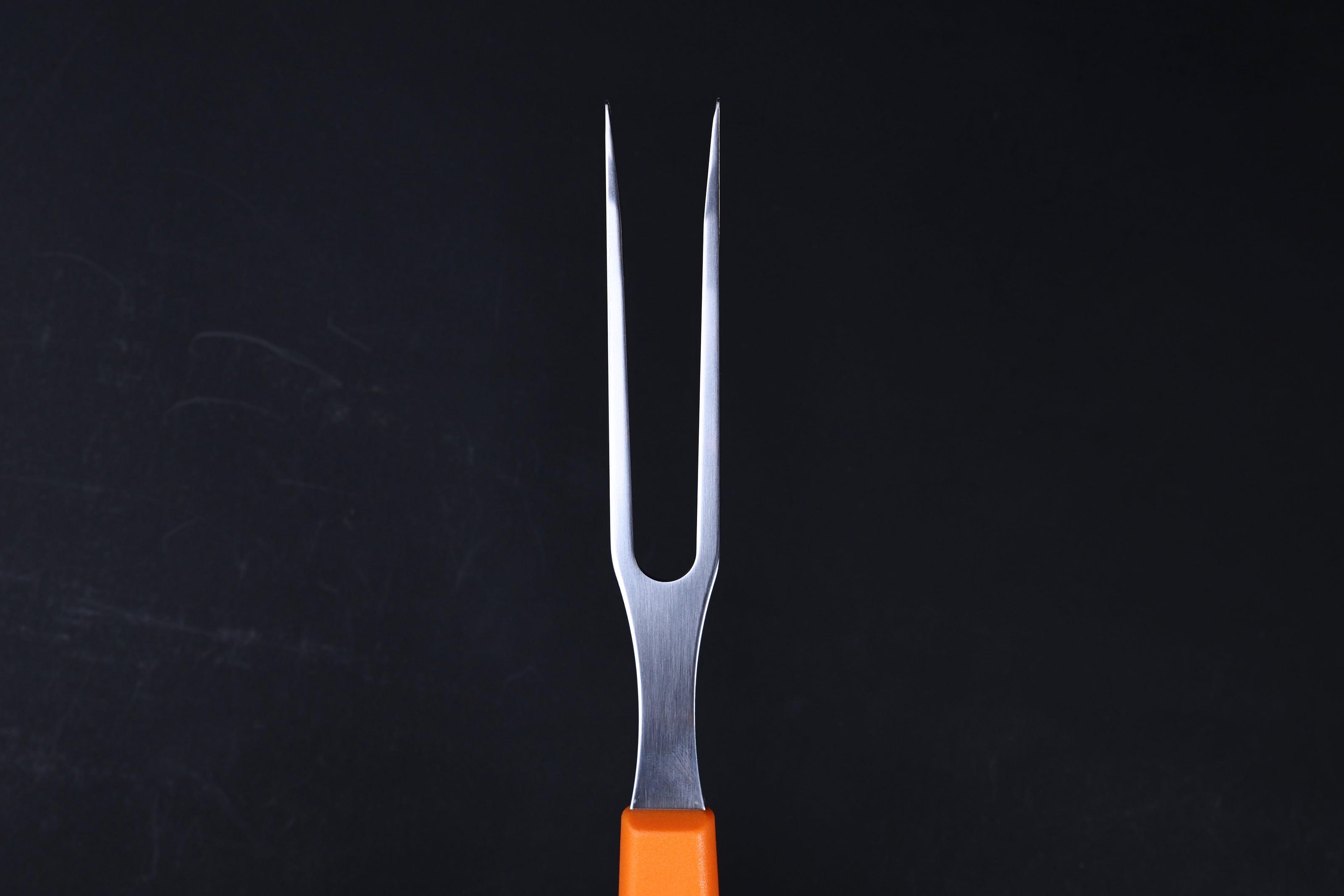 Victorinox Swiss Classic carving fork — face-on close-up of tine tips and tine spread geometry
